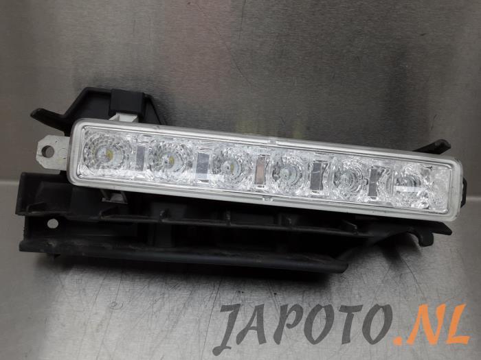 Dagrijverlichting rechts van een Toyota Aygo (B40) 1.0 12V VVT-i 2015