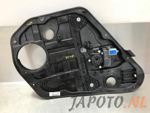 Gebruikte Ruitmechaniek 4Deurs links-achter Hyundai i40 CW (VFC) 1.7 CRDi 16V Prijs € 74,95 Margeregeling aangeboden door Japoto Parts B.V.