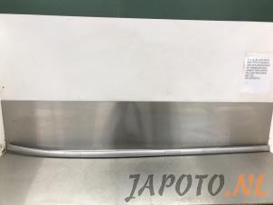 Gebruikte Dakrail rechts Hyundai i40 CW (VFC) 1.7 CRDi 16V Prijs € 78,70 Margeregeling aangeboden door Japoto Parts B.V.