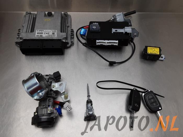 Gebruikte Kontaktslot + computer Hyundai i40 CW (VFC) 1.7 CRDi 16V Prijs € 157,45 Margeregeling aangeboden door Japoto Parts B.V.