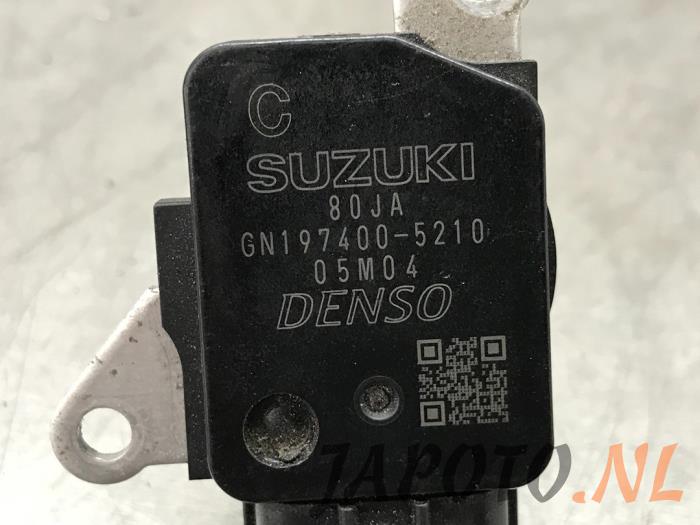 Luchthoeveelheidsmeter van een Suzuki Alto (GF) 1.0 12V 2011