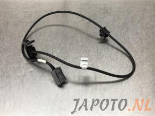 Gebruikte USB stekker Mitsubishi Space Star (A0) 1.0 12V Prijs € 24,95 Margeregeling aangeboden door Japoto Parts B.V.