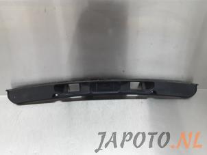Gebruikte Achterklep Handgreep Suzuki Swift (ZA/ZC/ZD) 1.2 16V Prijs € 29,95 Margeregeling aangeboden door Japoto Parts B.V.