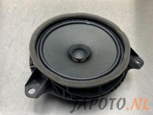 Gebruikte Speaker Toyota Yaris IV (P21/PA1/PH1) 1.5 12V Hybrid Prijs € 19,95 Margeregeling aangeboden door Japoto Parts B.V.