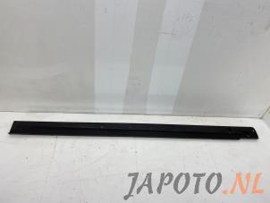 Gebruikte Sideskirt rechts Mitsubishi Space Star (A0) 1.0 12V Prijs € 74,95 Margeregeling aangeboden door Japoto Parts B.V.