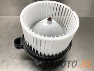 Gebruikte Kachel Ventilatiemotor Kia Picanto (JA) 1.0 T-GDI 12V Prijs € 60,49 Inclusief btw aangeboden door Japoto Parts B.V.