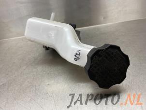 Gebruikte Hoofdremcilinder Hyundai i40 CW (VFC) 2.0 GDI 16V Prijs € 52,45 Margeregeling aangeboden door Japoto Parts B.V.