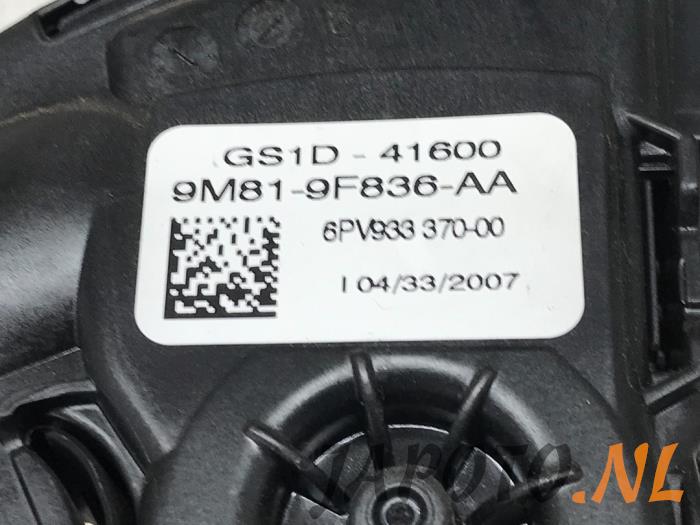 Gaspedaal van een Mazda 6 (GH12/GHA2) 2.0i 16V S-VT 2008