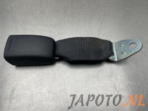 Gebruikte Veiligheidsgordel Insteek midden-achter Suzuki Swift (ZA/ZC/ZD1/2/3/9) 1.3 VVT 16V Prijs € 14,95 Margeregeling aangeboden door Japoto Parts B.V.