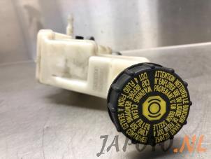 Gebruikte Hoofdremcilinder Nissan Micra (K14) 0.9 IG-T 12V Prijs € 52,49 Margeregeling aangeboden door Japoto Parts B.V.