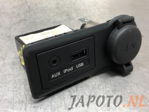Gebruikte AUX/USB aansluiting Kia Venga 1.4 CVVT 16V Prijs € 24,95 Margeregeling aangeboden door Japoto Parts B.V.