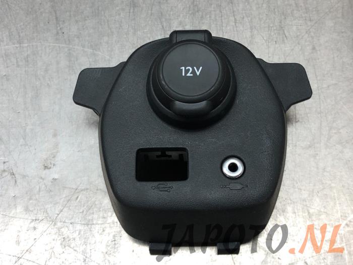 12 volt connection Toyota Aygo