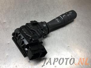 Gebruikte Ruitenwis Schakelaar Toyota RAV4 (A4) 2.0 16V VVT-i 4x4 Prijs € 36,74 Margeregeling aangeboden door Japoto Parts B.V.