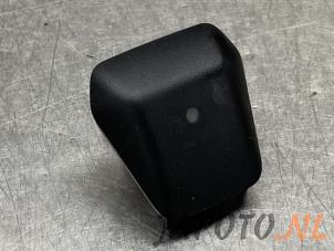 Gebruikte Lichtsensor Hyundai i30 Wagon (GDHF5) 1.6 CRDi Blue Drive 16V VGT Prijs € 20,95 Margeregeling aangeboden door Japoto Parts B.V.