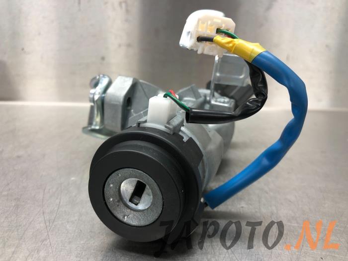 Kontaktslot + computer van een Kia Picanto (JA) 1.0 12V 2018