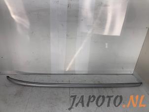 Gebruikte Dakrail rechts Kia Optima Sportswagon (JFF) 2.0 CVVL 16V Prijs € 99,95 Margeregeling aangeboden door Japoto Parts B.V.
