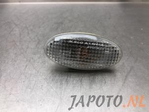 Gebruikte Knipperlicht Scherm rechts-voor Mazda 2 (DE) 1.3 16V S-VT Prijs € 6,95 Margeregeling aangeboden door Japoto Parts B.V.