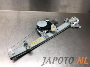 Gebruikte Ruitmechaniek 4Deurs rechts-voor Nissan Micra (K14) 1.0 IG-T 100 Prijs € 49,95 Margeregeling aangeboden door Japoto Parts B.V.