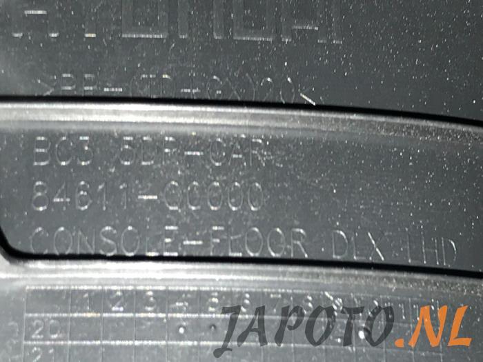 Middenconsoles van een Hyundai i20 (BC3) 1.0 T-GDI 100 Mild Hybrid 48V 12V 2020