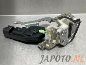 Gebruikte Cilinderslot achter Daihatsu Terios (J2) 1.5 16V DVVT 4x2 Euro 4 Prijs € 40,00 Margeregeling aangeboden door Japoto Parts B.V.