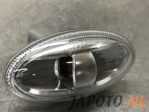 Gebruikte Knipperlicht Scherm rechts-voor Toyota Aygo (B40) 1.0 12V VVT-i Prijs € 6,95 Margeregeling aangeboden door Japoto Parts B.V.