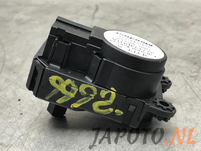 Kachelklep Motor van een Nissan Qashqai (J11) 1.3 DIG-T 140 16V 2019