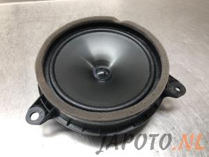 Gebruikte Speaker Toyota Yaris IV (P21/PA1/PH1) 1.5 12V Hybrid Prijs € 19,99 Margeregeling aangeboden door Japoto Parts B.V.