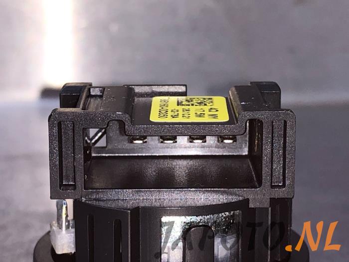 Tweeter van een Toyota Yaris IV (P21/PA1/PH1) 1.5 12V Hybrid 2022