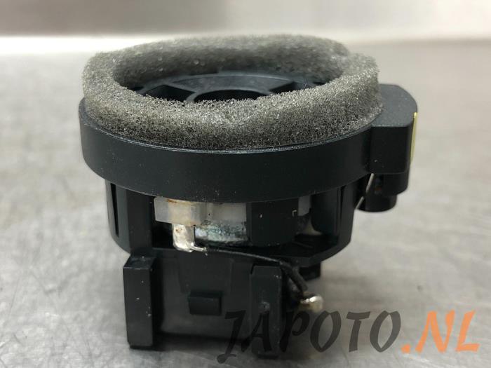 Tweeter van een Toyota Yaris IV (P21/PA1/PH1) 1.5 12V Hybrid 2022