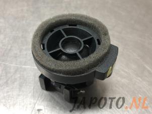 Gebruikte Tweeter Toyota Yaris IV (P21/PA1/PH1) 1.5 12V Hybrid Prijs € 26,20 Margeregeling aangeboden door Japoto Parts B.V.