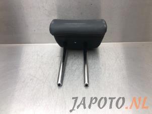 Gebruikte Hoofdsteun Toyota Yaris IV (P21/PA1/PH1) 1.5 12V Hybrid Prijs € 41,99 Margeregeling aangeboden door Japoto Parts B.V.