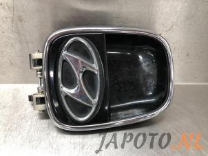 Gebruikte Achterklep Handgreep Hyundai i10 (F5) 1.0i 12V Prijs € 19,95 Margeregeling aangeboden door Japoto Parts B.V.