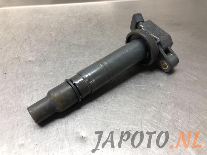 Gebruikte Bobine Toyota Avensis Wagon (T25/B1E) 2.0 16V VVT-i D4 Prijs € 10,49 Margeregeling aangeboden door Japoto Parts B.V.