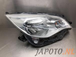 Gebruikte Rechter Koplamp Subaru Trezia 1.33 16V Dual VVT-I Prijs € 149,95 Margeregeling aangeboden door Japoto Parts B.V.