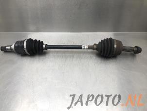 Gebruikte Aandrijfas links-voor Toyota Aygo (B40) 1.0 12V VVT-i Prijs € 49,99 Margeregeling aangeboden door Japoto Parts B.V.