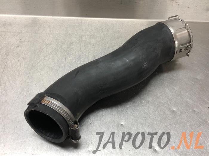 Gebruikte Intercooler Slang Kia Stonic (YB) 1.0i T-GDi 12V Eco-Dynamics+ Prijs € 26,20 Margeregeling aangeboden door Japoto Parts B.V.