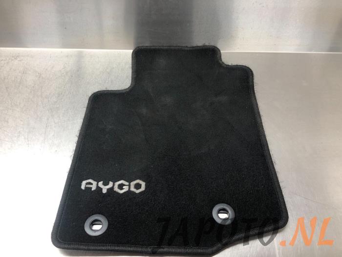 Matten Set van een Toyota Aygo (B40) 1.0 12V VVT-i 2018