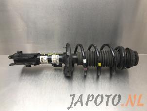 Gebruikte Schokdemperpoot links-voor Kia Stonic (YB) 1.2 MPI 16V Prijs € 149,95 Margeregeling aangeboden door Japoto Parts B.V.