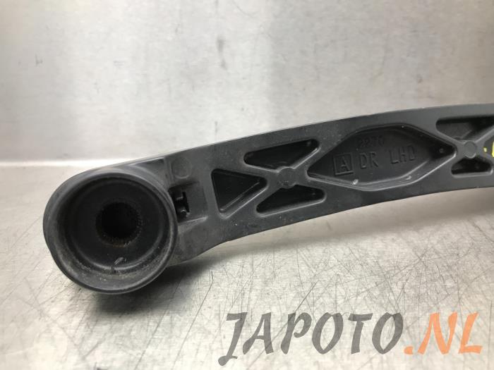 Ruitenwisserarm voor van een Toyota GT 86 (ZN) 2.0 16V 2014