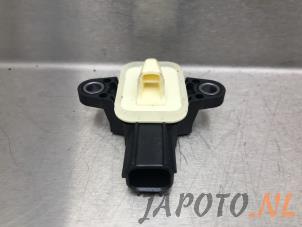 Gebruikte Airbag Sensor Mazda 2 (DJ/DL) 1.5 SkyActiv-G 90 Prijs € 19,99 Margeregeling aangeboden door Japoto Parts B.V.