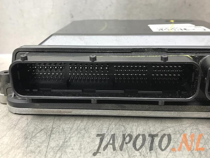 Kontaktslot + computer van een Mazda 2 (DJ/DL) 1.5 SkyActiv-G 90 2017