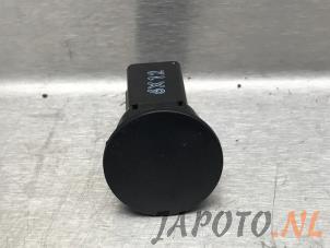 Gebruikte Sensor Licht Mazda 2 (DJ/DL) 1.5 SkyActiv-G 90 Prijs € 14,95 Margeregeling aangeboden door Japoto Parts B.V.