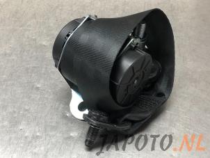 Gebruikte Veiligheidsgordel rechts-achter Mitsubishi Colt (Z2/Z3) 1.5 16V CZT Turbo Prijs € 26,24 Margeregeling aangeboden door Japoto Parts B.V.