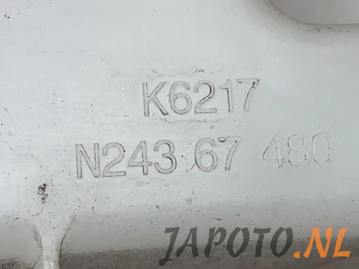 Ruitensproeiertank voor van een Mazda MX-5 (ND) 1.5 Skyactiv G-131 16V 2017