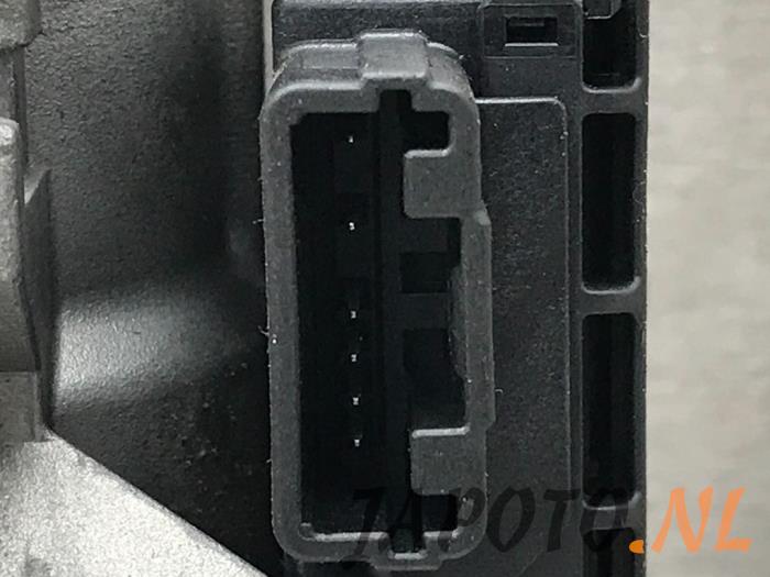 Kontaktslot + computer van een Suzuki Swift (ZA/ZC/ZD) 1.2 16_ 2014