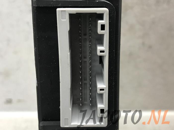 Kontaktslot + computer van een Suzuki Swift (ZA/ZC/ZD) 1.2 16_ 2014