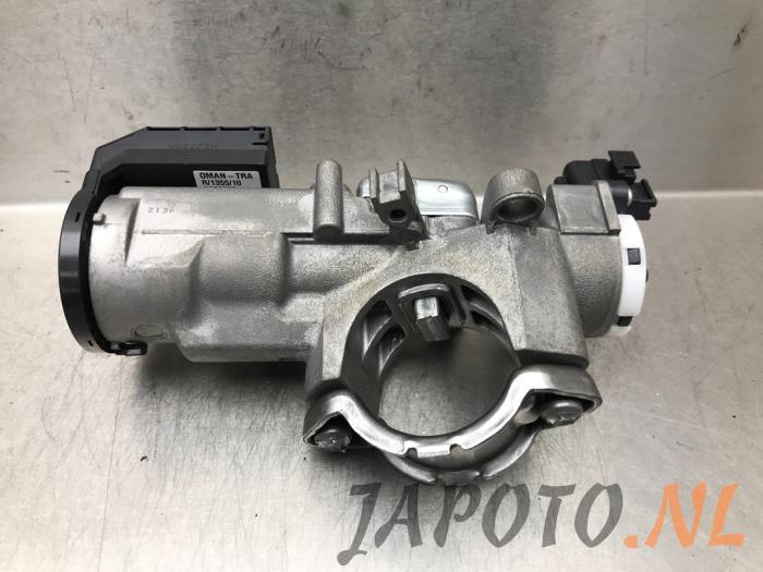 Kontaktslot + computer van een Suzuki Swift (ZA/ZC/ZD) 1.2 16_ 2014