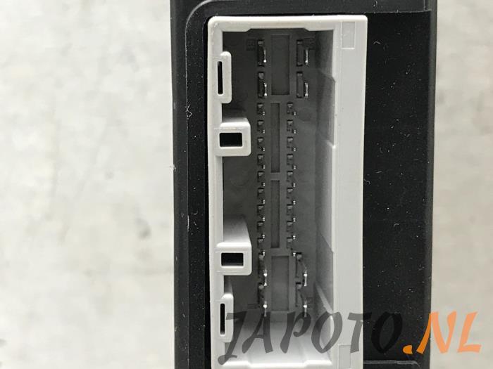 Kontaktslot + computer van een Suzuki Swift (ZA/ZC/ZD) 1.2 16_ 2014