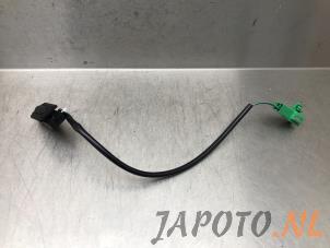 Gebruikte Schakelaar achterklep Suzuki Swift (ZA/ZC/ZD) 1.2 16_ Prijs € 29,95 Margeregeling aangeboden door Japoto Parts B.V.