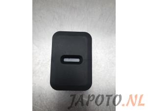 Gebruikte Sensor Licht Kia Cee'd Sportswagon (JDC5) 1.6 CRDi 16V VGT Prijs € 24,99 Margeregeling aangeboden door Japoto Parts B.V.
